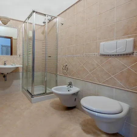 San Domenico Family 스칼레아